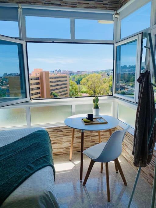 Alterhome Luminoso Estudio Con Piscina Y Maravillosas Vistas Torremolinos Exterior photo